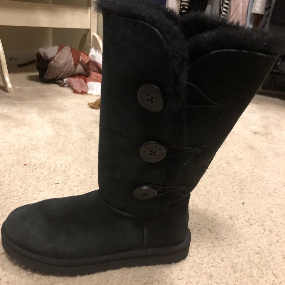 Black Tall Bailey Button Uggs like new!